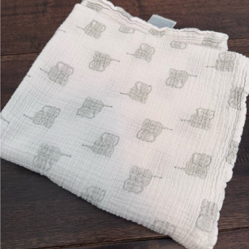 🔥Bundle 2 for $10 | Aden + Anais Muslin Swaddle Blanket, Elephant Pattern